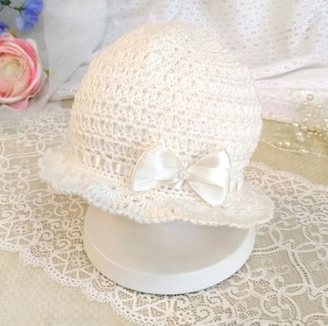 Крестильная шапочка цвета экрю