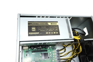 Майнер криптовалюты с 8 видеокартами BOX
