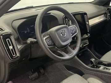 Volvo XC40 Crossover Facelifting 2.0 B3 163KM 2025 VOLVO XC40 B3 Plus Dark Suv 2.0 (163KM) 2025, zdjęcie 4