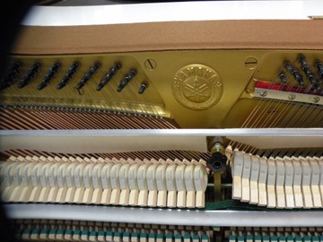 Пианино Yamaha model C, белое, как новое.