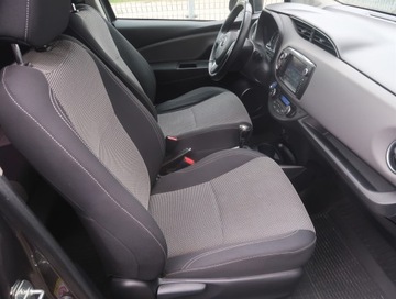 Toyota Yaris III Hatchback 5d Facelifting Hybrid 100KM 2015 Toyota Yaris 1.5 Hybrid, Automat, Klima, zdjęcie 8