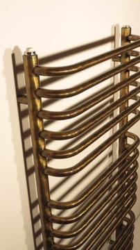 ИЗОГНУТЫЙ РАДИАТОР ДЛЯ ВАННОЙ 1210X400 АНТИЧНАЯ ЛАТУНЬ