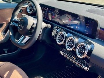 Mercedes Klasa A W177/V177 Hatchback Facelifting 2.0 220 190KM 2025 A Klasa 220 4-Matic AMG Line 2.0 (190KM) 2025, zdjęcie 9