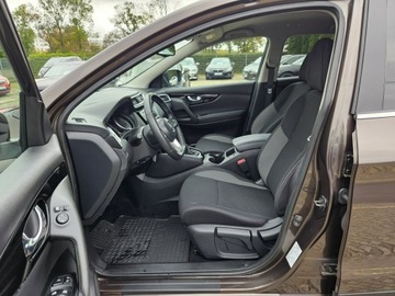Nissan Qashqai II Crossover Facelifting 1.3 DIG-T  160KM 2019 Nissan Qashqai 1,3 benzyna 160KM kamera automat, zdjęcie 4
