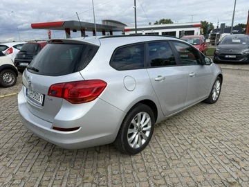 Opel Astra J Sports Tourer 1.7 CDTI ECOTEC 110KM 2012 Opel Astra 1,7 diesel 110KM, zdjęcie 2