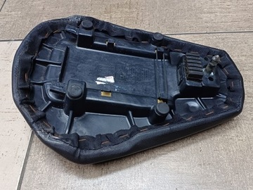 Сиденье диван заднее пассажирское сиденье KTM Duke 125 200 390 2011-2016 гг.
