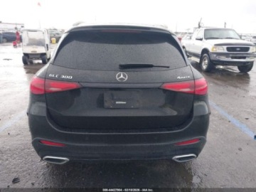 Mercedes GLC C254/X254 2023 Mercedes-Benz GLC 300 4matic, 2023r., 4x4, 2.0L 2.0 Hybryda 255KM, zdjęcie 7