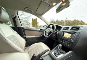 Volkswagen Jetta VI Sedan 1.4 TSI 122KM 2012 Volkswagen Jetta Volkswagen Jetta 1.4 TSI Highline Perfectline DSG 1.4, zdjęcie 24
