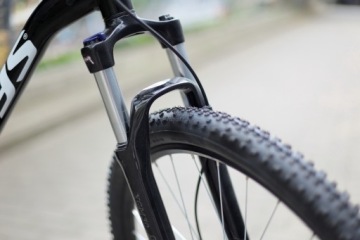 ГОРНЫЙ ВЕЛОСИПЕД KELLYS SPIDER 50 29 - ЧЕРНО-БЕЛЫЙ L