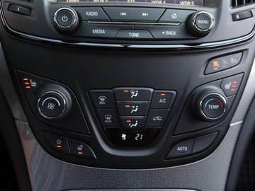 Opel Insignia I Hatchback Facelifting 1.6 CDTI Ecotec 136KM 2015 Opel Insignia 1.6 CDTI, Automat, Navi, Klima, zdjęcie 12