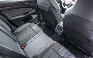 Volkswagen Golf VIII Variant 1.5 eTSI 150KM 2023 Volkswagen Golf Volkswagen Golf 1.5 eTSI MHEV R-Line DSG 1.5 Benzyna 150KM, zdjęcie 29