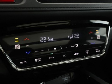 Honda HR-V II SUV 1.5 i-VTEC 130KM 2018 Honda HR-V Automat Exclusive Panorama Navi, zdjęcie 25