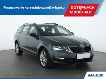 Skoda Octavia 1.5 TSI, Salon Polska