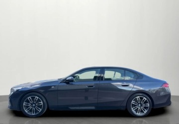 BMW Seria 5 G90-91 Touring 2.0 520d 197KM 2024 BMW Seria 5 520d 197 KM Adaptive Led xDrive ACC M Sport Kamera Salon Polsk, zdjęcie 6