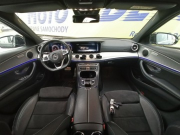 Mercedes Klasa E W213 Limuzyna 2.0 220d 194KM 2018 Mercedes E 220 salon, I wł, bezwyp. AMG Line, zdjęcie 12