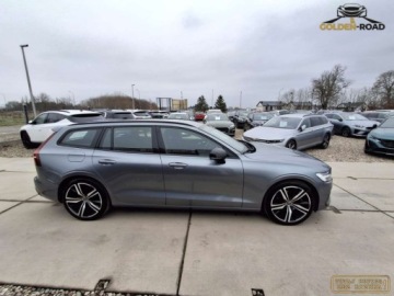 Volvo V60 II  2021 Volvo V60 2,0 B3 163KM R DESIGN alu navi kamera hak grz.fot oplacony 2.0, zdjęcie 4