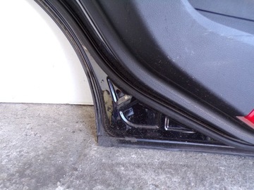 DVEŘE LEVÉ LEVÝ ZADNÍ MERCEDES W212 SEDAN LAK 197 ORIGINÁLNÍ