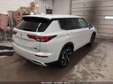 Mitsubishi Outlander III 2023 Mitsubishi Outlander SE S-AWC 2023 2.5l 2.5 Benzyna 181KM, zdjęcie 5