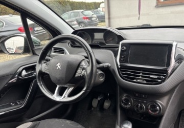Peugeot 208 I Hatchback 3d 1.6 e-HDI 92KM 2014 Peugeot 208 2014r. 1.6 Diesel 92KM, zdjęcie 10
