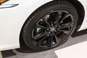 Lexus ES VII (XV70) Sedan Facelifting 300h 218KM 2023 Lexus ES 300h F Sport Design 2.5 Hybryda 218KM, zdjęcie 26