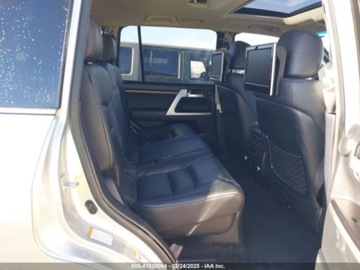 Toyota Land Cruiser VII 2017 Toyota Land Cruiser V8 2017 5.7l 5.7 Benzyna 381KM, zdjęcie 12