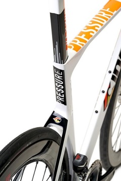 CINELLI PRESSURE L 55 аэродинамическая дорожная рама