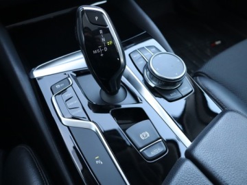 BMW Seria 5 G30-G31 Touring 520d 190KM 2018 BMW 5 520d, 187 KM, Automat, Skóra, Navi, Klima, zdjęcie 19