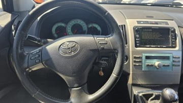 Toyota Corolla Verso E120 2.2 D-4D 177KM 2006 Toyota Corolla Verso kamera cofania crimatonic, zdjęcie 8