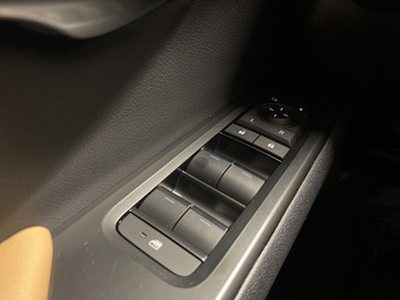 Lexus UX 2024 Lexus UX 300h Business Lexus UX 300h Business+Tech, zdjęcie 21