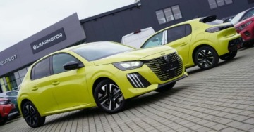 Peugeot 208 II Hatchback Facelifting 1.2 PureTech 100KM 2025 Peugeot 208 Peugeot 208 Allure WYPRZEDAZ ROCZNIKA 1.2 Benzyna 100KM