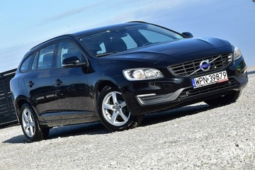 Volvo V60 I Kombi Facelifting 2.0 D3 DRIVE-E 150KM 2016 Volvo V60 2,0D3 150KM Navi Alu Led Podg. Fotele