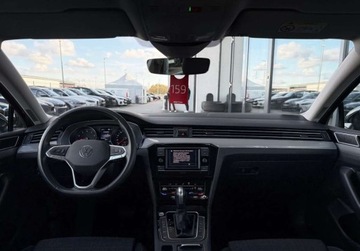Volkswagen Passat B8 Variant Facelifting 1.5 TSI EVO 150KM 2022 Volkswagen Passat Reflektory LED FrontLane Assist ACC Salon PL FVAT23, zdjęcie 27