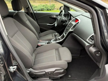 Opel Astra J Hatchback 5d 1.4 Turbo ECOTEC 120KM 2011 Opel Astra 1.4 turbo 120 KM Sportowe fotele Alu 18, zdjęcie 13