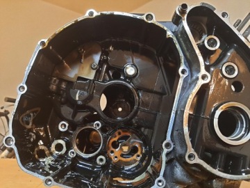 КОМПЛЕКТ БЛОКА ДВИГАТЕЛЯ КАРТЕРОВ YAMAHA FZS 600