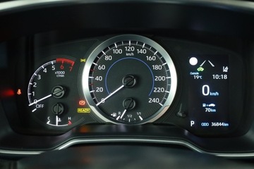 Toyota Corolla XII Sedan 1.8 Hybrid 122KM 2022 Toyota Corolla 1.8 Hybrid, Salon Polska, zdjęcie 6
