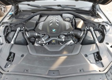 BMW Seria 7 G11-G12 Sedan Facelifting 4.4 750i 530KM 2020 BMW Seria 7 2020r., 750i Xdrive, 4.4L, od ubezpieczalni 4.4 Benzyna 530KM, zdjęcie 12