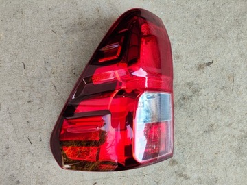 SVĚTLO LEVÝ ZADNÍ TOYOTA HILUX VIII 8 23R. IDEALNI