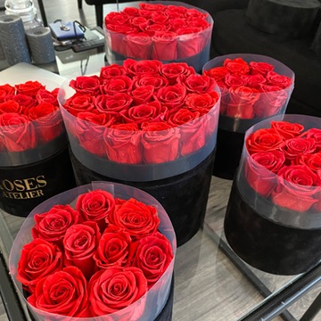 Цветочная коробка красная ETERNAL ROSES от Roses Atelier