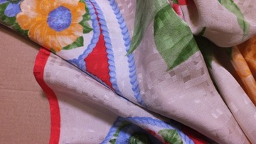 Итальянский шарф с цветочным узором, 100% шелк.