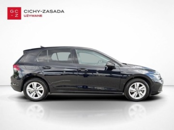 Volkswagen Golf VIII Hatchback 1.5 TSI EVO 130KM 2022 Volkswagen Golf SalonPL TSI 150KM ACC ALU LED LaneAssist Climatronic Ambi, zdjęcie 3