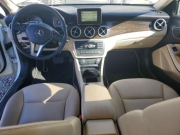 Mercedes GLA I Off-roader 2.0 250 211KM 2015 Mercedes-Benz GLA 2015 MERCEDES-BENZ GLA 250 4MATIC 2.0 Benzyna 211KM, zdjęcie 8