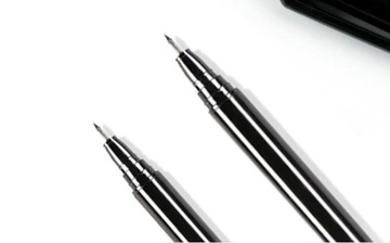 Ручка-рапидограф и маркер для дизайна ногтей.