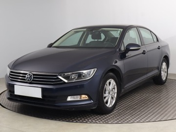 Volkswagen Passat B8 Limousine 1.4 TSI BlueMotion Technology 125KM 2016 VW Passat 1.4 TSI, Salon Polska, Klima, zdjęcie 1