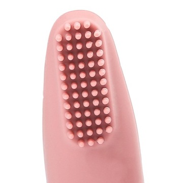 Прозрачная детская зубная щетка.