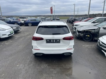 Mercedes Klasa B W247 Sports Tourer 2.0 220 190KM 2019 Mercedes B 220 AMG line 4Matic Skóra Kamery, zdjęcie 4