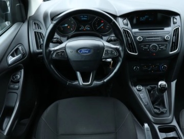 Ford Focus III Hatchback 5d facelifting 1.0 EcoBoost 100KM 2015 Ford Focus 1.0 EcoBoost, Salon Polska, Klima, zdjęcie 6