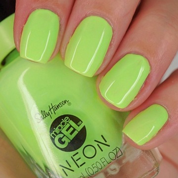 Гель-лак Sally Hansen Miracle Electric салатовый 052