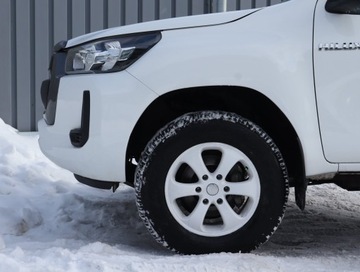 Toyota Hilux VIII Pojedyncza kabina Facelifting 2.4 D-4D 150KM 2023 Toyota Hilux 2.4 D-4D, Salon Polska, Serwis ASO, zdjęcie 12