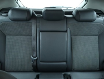 Opel Astra J Hatchback 5d 1.6 Turbo ECOTEC 180KM 2011 Opel Astra 1.6 T, Navi, Xenon, Klima, Klimatronic, zdjęcie 9