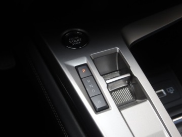 Peugeot 408 Crossover Plug-In 1.6 Plug-In Hybrid 180KM 2023 Peugeot 408 Hybrid 180, Salon Polska, zdjęcie 18